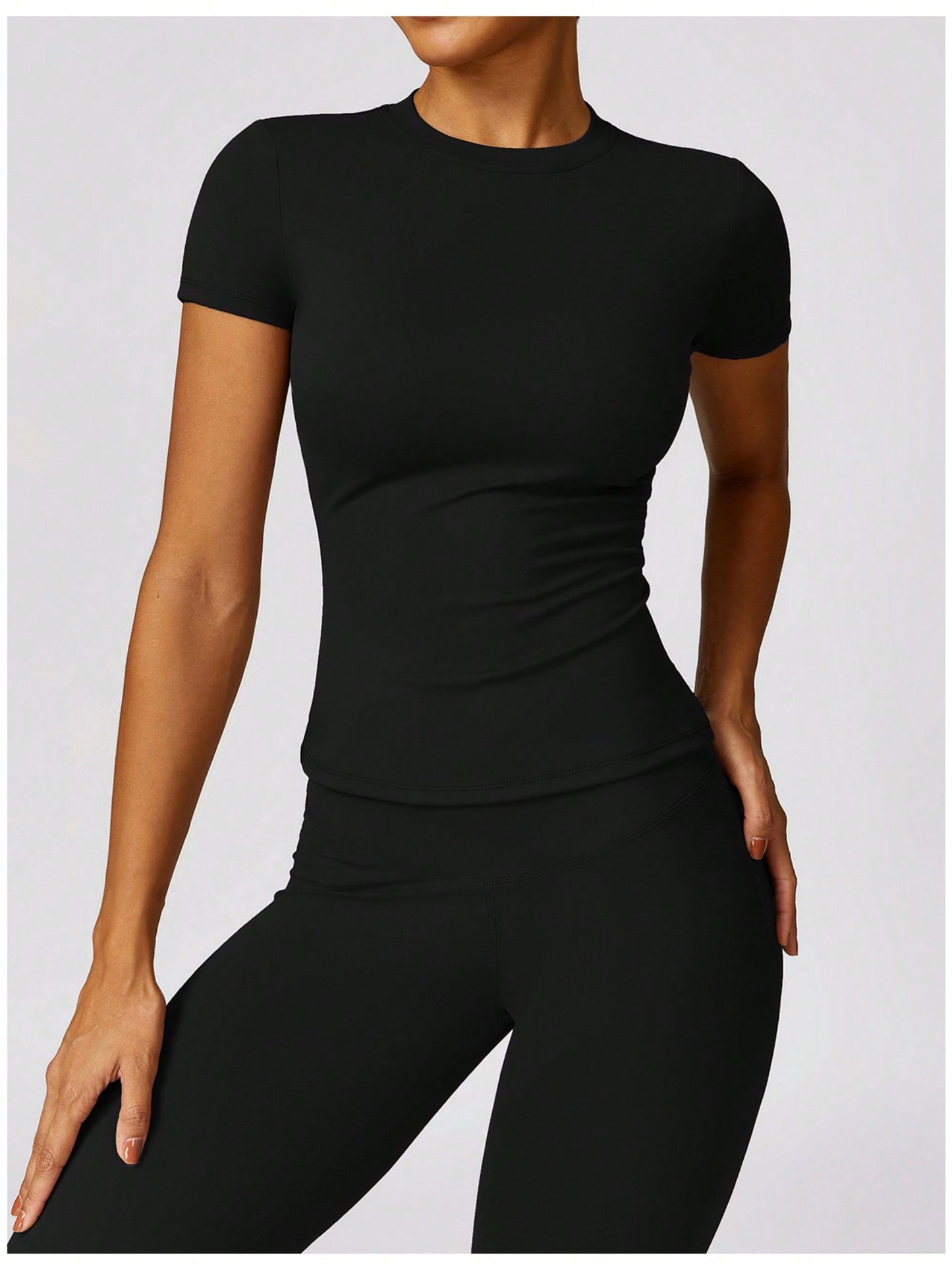 Women's Short Sleeve Fitted Round Neck Top