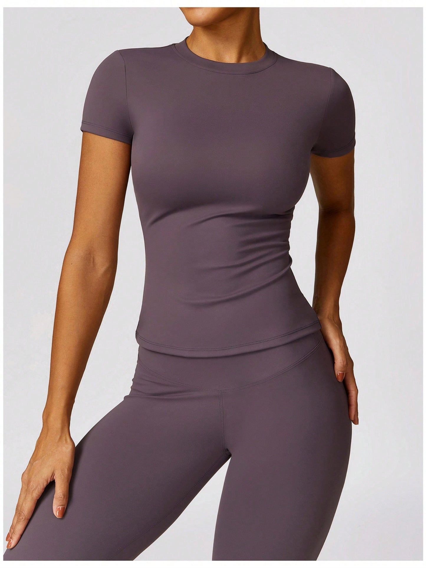 Women's Short Sleeve Fitted Round Neck Top