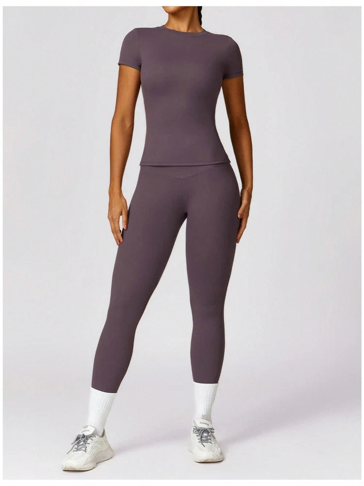 Women's Short Sleeve Fitted Round Neck Top
