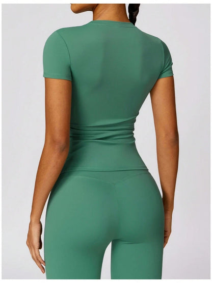 Women's Short Sleeve Fitted Round Neck Top